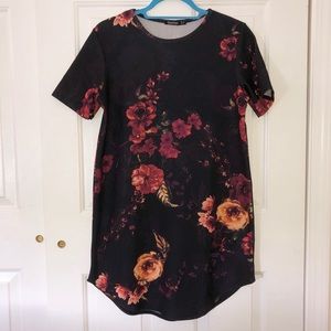 Dark floral short sleeve dress